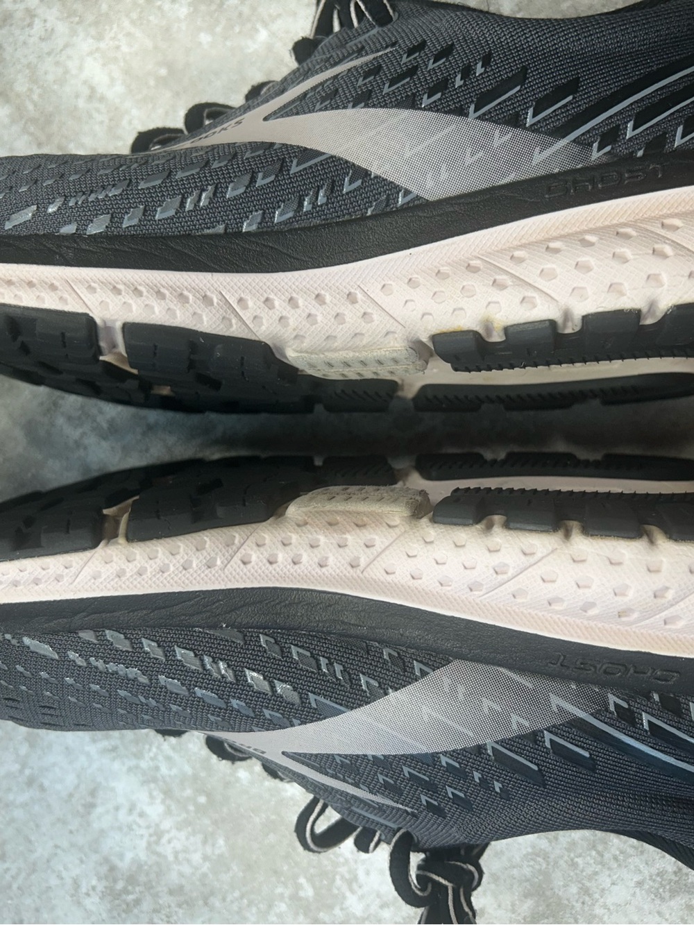Brooks Ghost 13 Women’s 8.5 B Running Shoes — Charcoal Gray with Light Pink - Picture 10 of 14